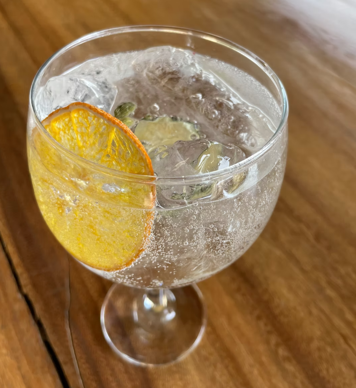 Agua tónica vs agua mineral: diferencias para tu G&T